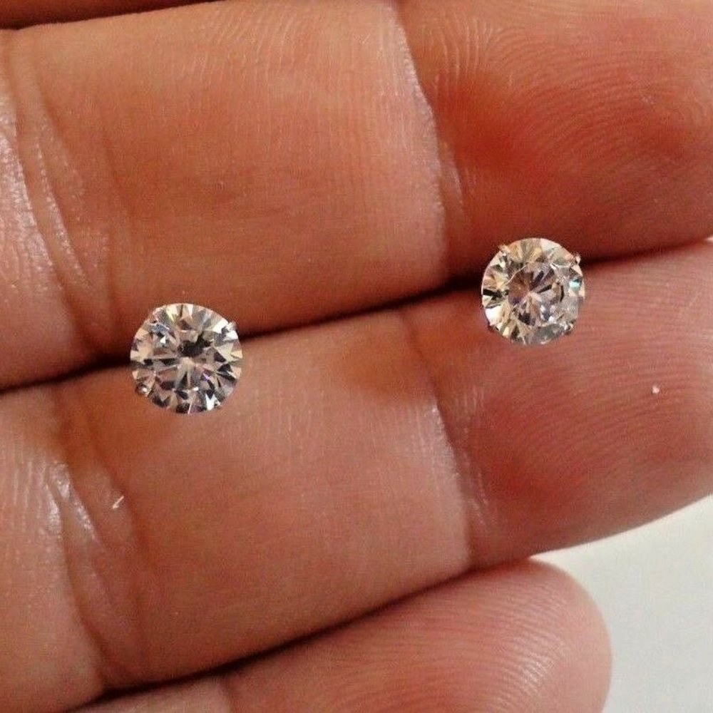 Ladies 14k Solid White Gold w/ 1 Cts Diamond - Picture 2 of 3